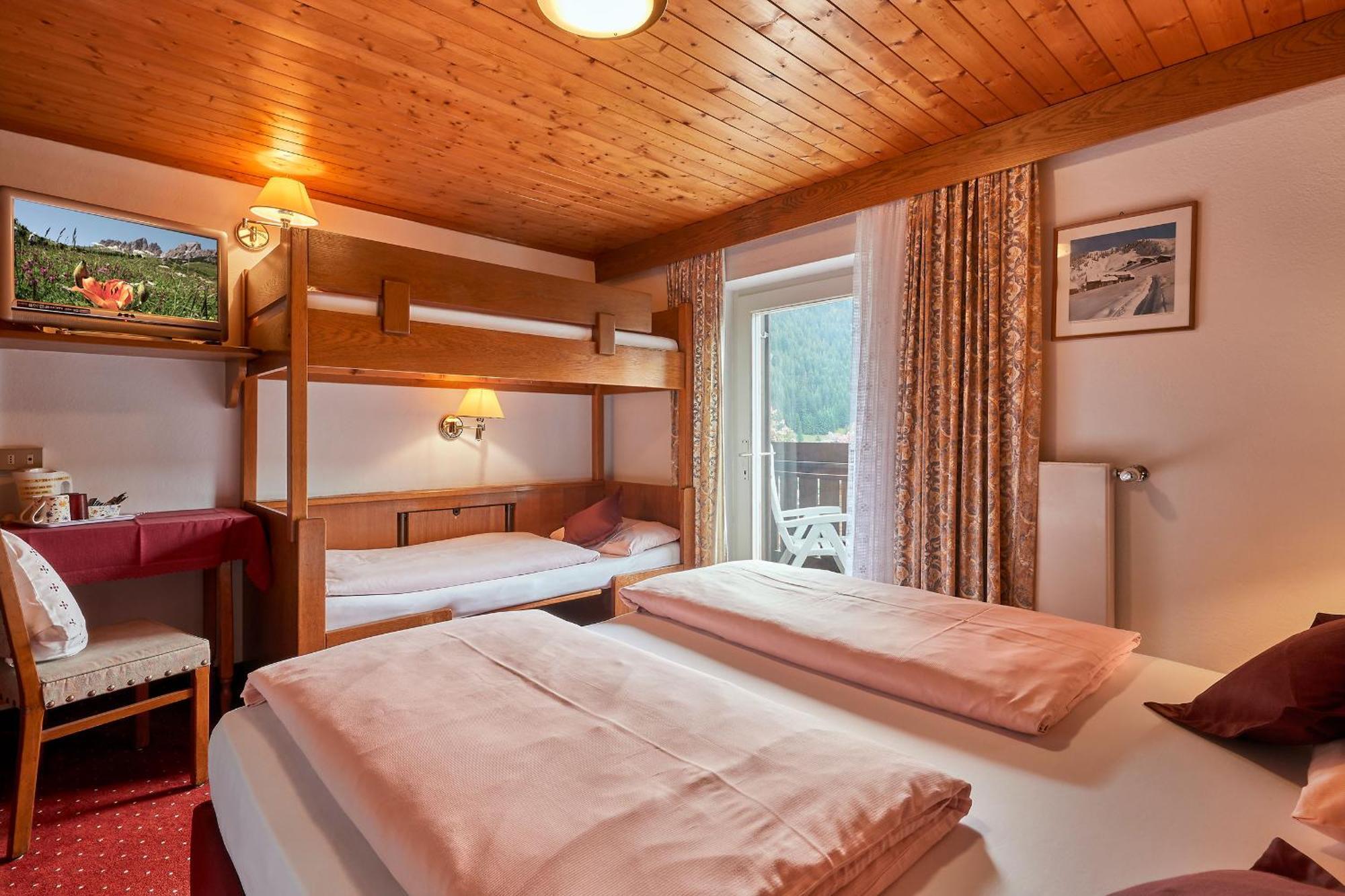 Hotel Maria Corvara Exteriör bild